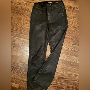 DL 1961 waxed black jeans. Midrise. Instasculpt ankle.